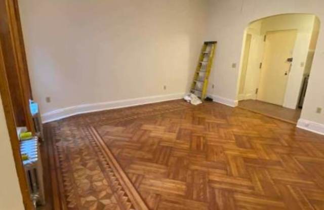 134 West 74th Street Gallery 2