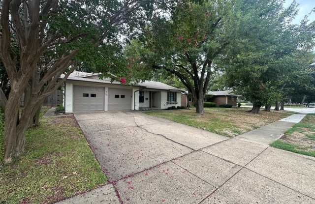 102 Brookwood Drive - 102 Brookwood Drive, Richardson, TX 75080