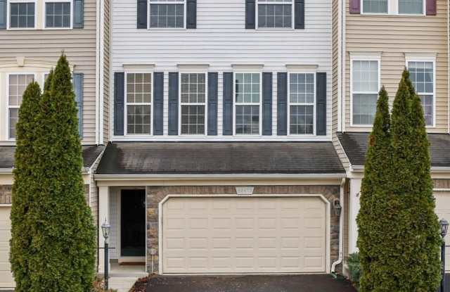 42473 PATRICK WAYNE Square - 42473 Patrick Wayne Square, Brambleton, VA 20148