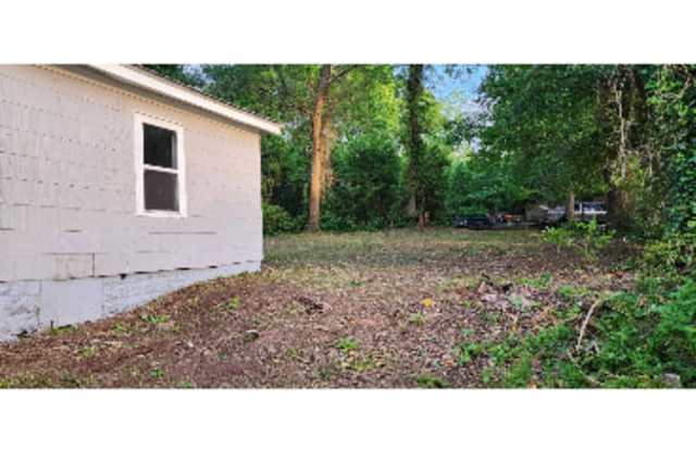 17 Dallas St. Gallery 3
