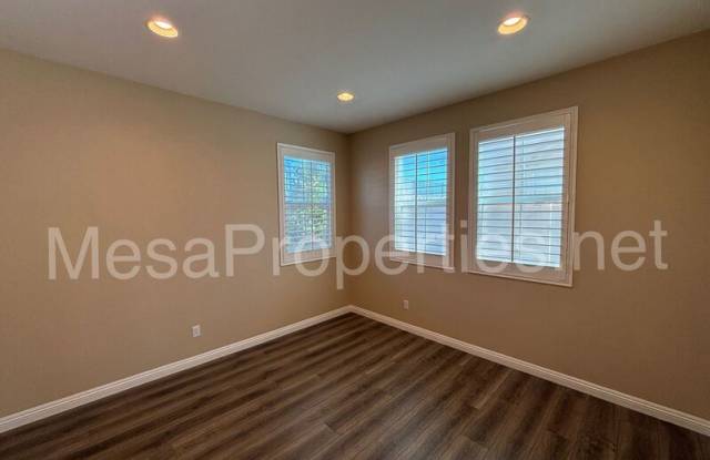 3025 E. Via Corvina Gallery 3