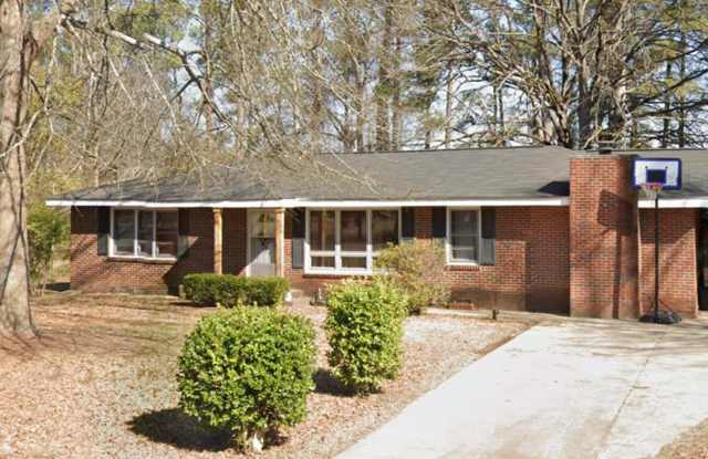 2 Bedrooms- 1 Bathroom- House in West Rome! Gallery 1