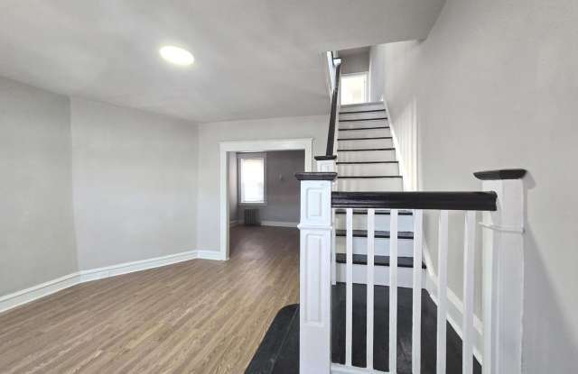204 W DUNCANNON Avenue Gallery 3