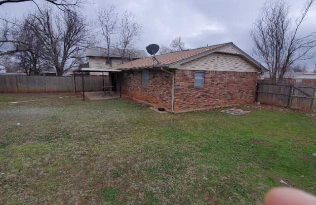 124 Oakside Dr - 124 Oakside Drive, Moore, OK 73160 124 Oakside Dr - 124 Oakside Drive, Moore, OK 73160