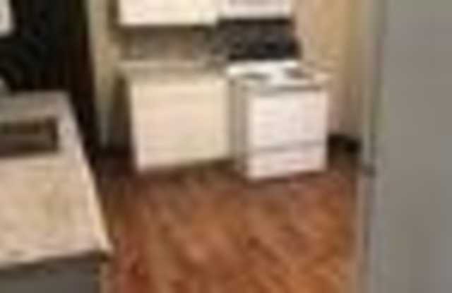 1433 Charles St. Gallery 3