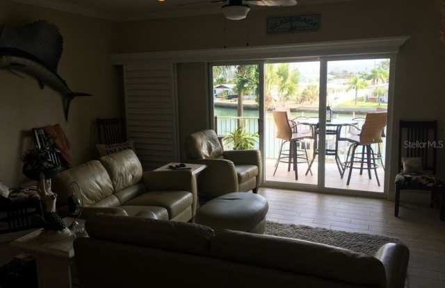 11595 GULF BOULEVARD Gallery 4