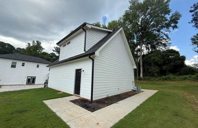 STUDIO APARTMENT PRE-LEASING FOR AUGUST 10TH 2027! Gallery 4