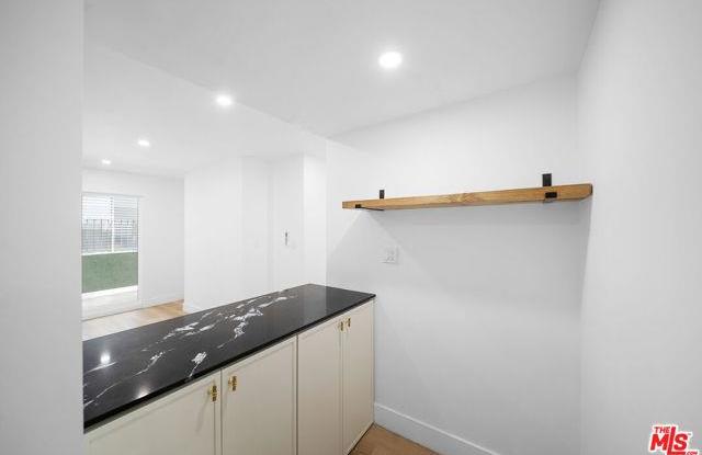 605 San Vicente Boulevard photos photos