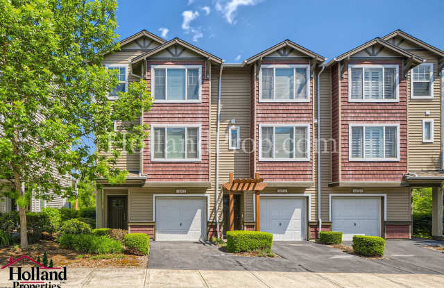 Wonderful 3-Story Condo in Excellent Hillsboro Location! photos photos