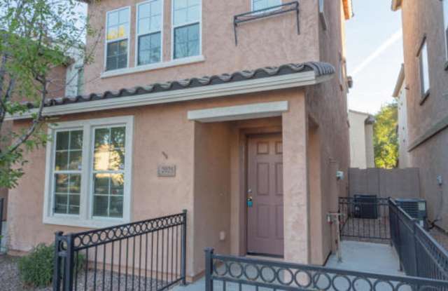 2025 N 78th Dr Gallery 3