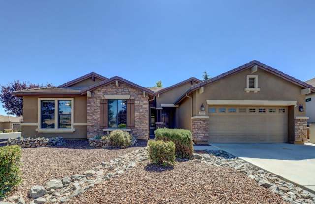 Beautiful 4 bedroom 2 bathroom home in Prescott! photos photos