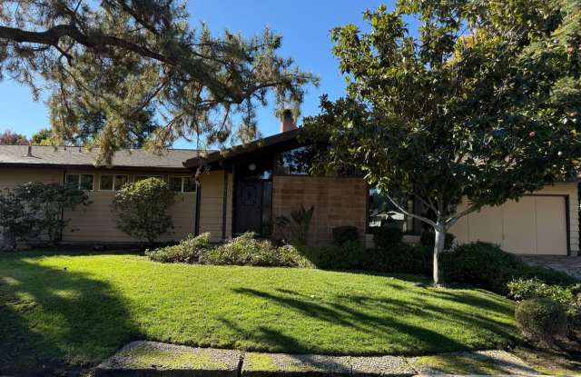 Desirable St Francis Neighborhood photos photos