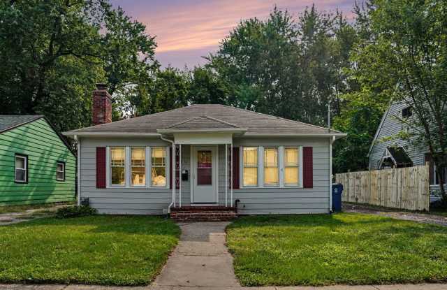 Freshly Renovated 2-Bedroom Home in Eastwood- $1449 photos photos Freshly Renovated 2-Bedroom Home in Eastwood- $1449 photos photos