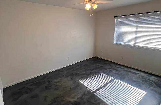 4755 N Cedar Ave Apt 106 Gallery 1