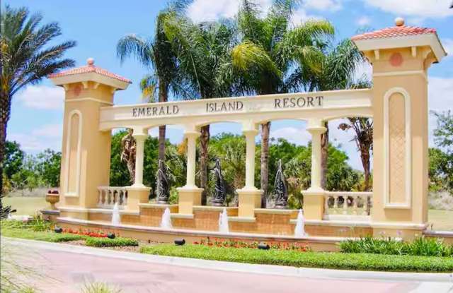 Spacious 7-Bedroom Vacation Home with Heated Pool  Spa in Emerald Island Resort photos photos