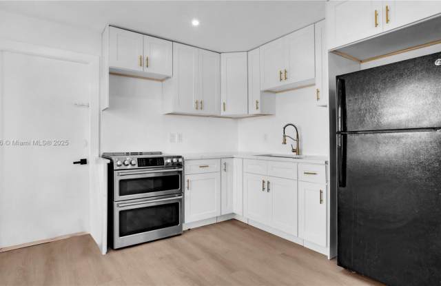 32 Southwest 9th Street - 32 Southwest 9th Street, Hallandale Beach, FL 33009 32 Southwest 9th Street - 32 Southwest 9th Street, Hallandale Beach, FL 33009