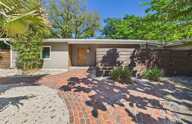 1632 SW 28th Ave photos photos