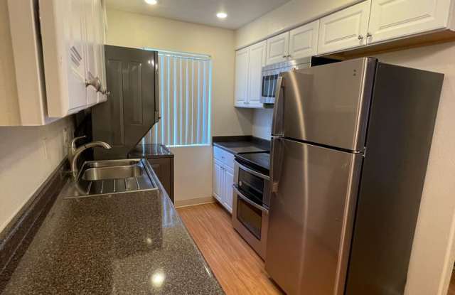 Canyon Club Apartments Gallery 2
