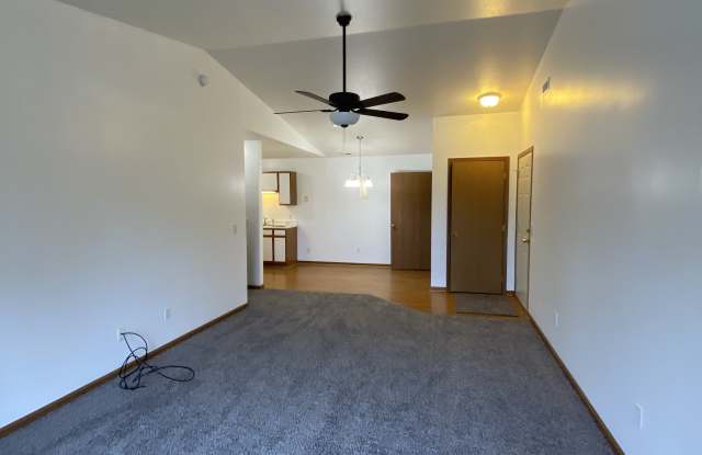 7489 Crosscreek Dr photos photos
