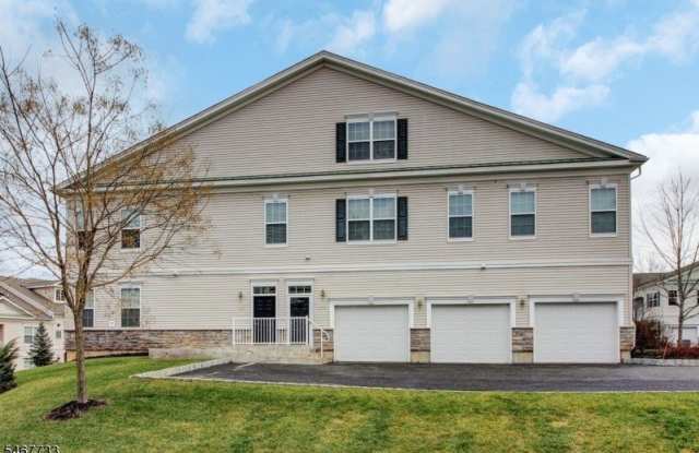 1302 Meadow Brook Ct Gallery 1