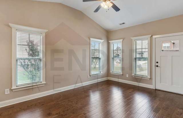 GORGEOUS FOURPLEX HOME - END UNIT Gallery 3