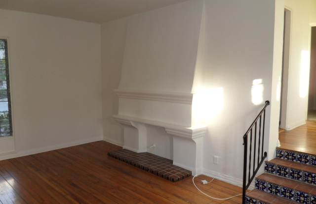 1332 1/2 Miller Drive Gallery 3