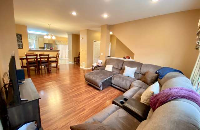 613 North HIDDEN PRAIRIE Court Gallery 4