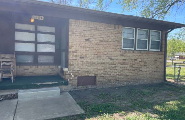 Cute 2 Bedroom 1 Bath Duplex photos photos