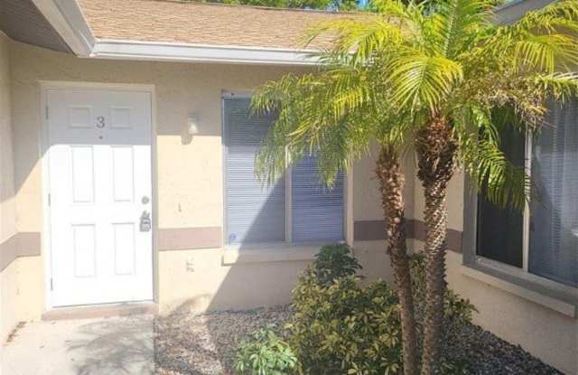 1727 SE 15th Place unit: 3 photos photos