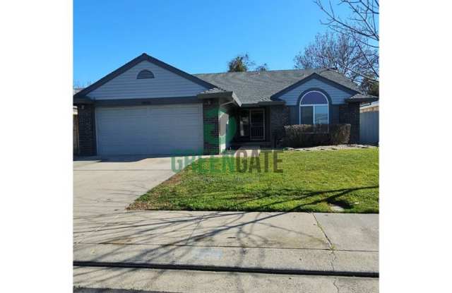 Now Available! Spacious 3 Bedroom, 2 Bathroom Home. photos photos