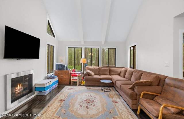 5211 Pioneer Trail Gallery 4
