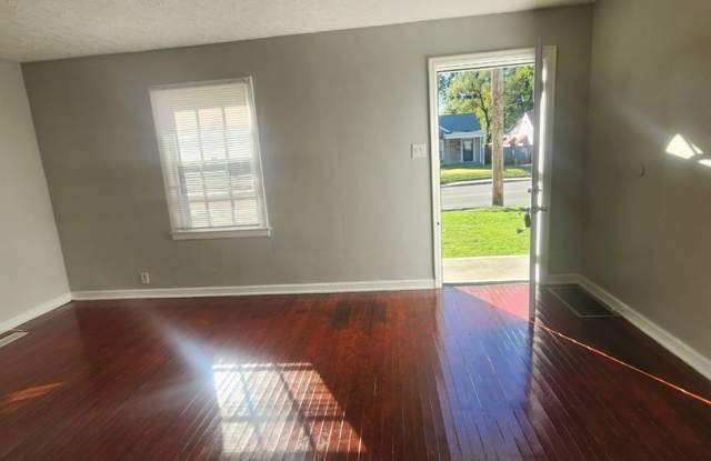 Newly Remolded Spacious Two Bedroom Single Family Near 38th and Sherman Gallery 3
