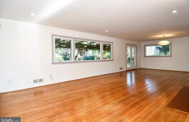 4111 SAUL Road Gallery 3