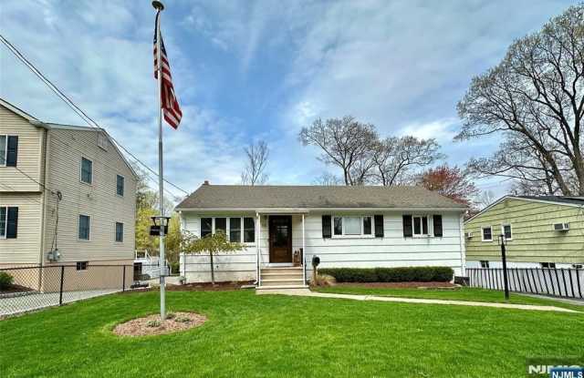 113 Seminole Avenue - 113 Seminole Avenue, Oakland, NJ 07436 113 Seminole Avenue - 113 Seminole Avenue, Oakland, NJ 07436