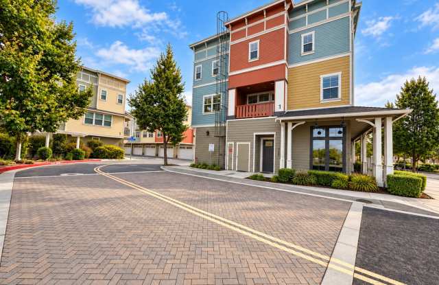 Modern 3BR Townhome for Rent in Union City! Gallery 1