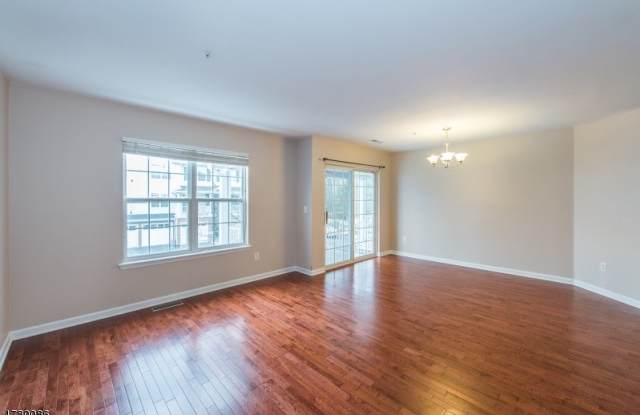 409 Dalton Ct Gallery 3