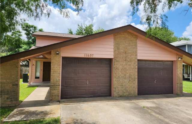 11657 Flatrock Crossing unit: A photos photos