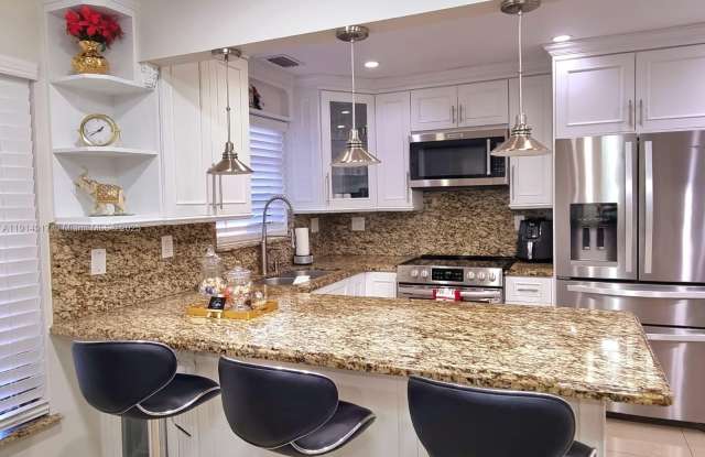 6395 SW 136th Ct photos photos