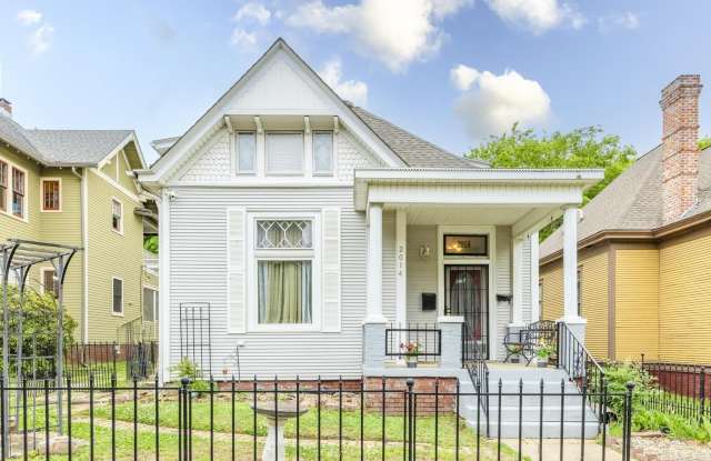 2014 S Louisiana Gallery 2