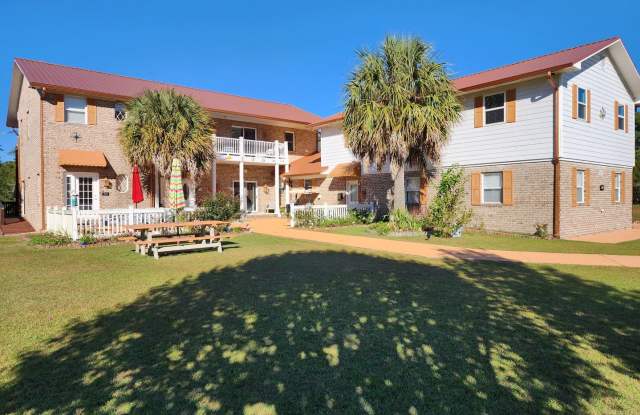 Water Access to Bogue Sound/Intracoastal Waterway via Broad Creek, Private Dock, Kayak Launch, Private In-Law Suite! - 226 RollingWood Drive, Broad Creek, NC 28570