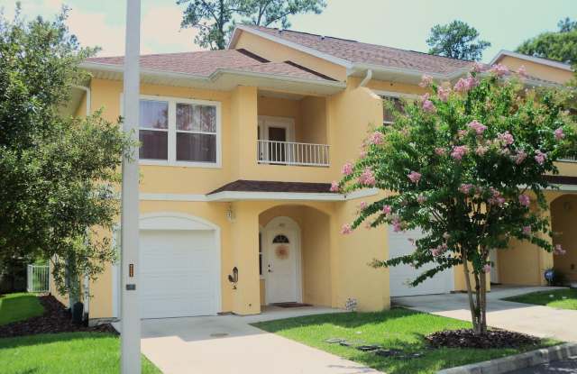 Spacious 2BR/2.5BA Townhome in Mallorca Square – Prime Gainesville Location photos photos
