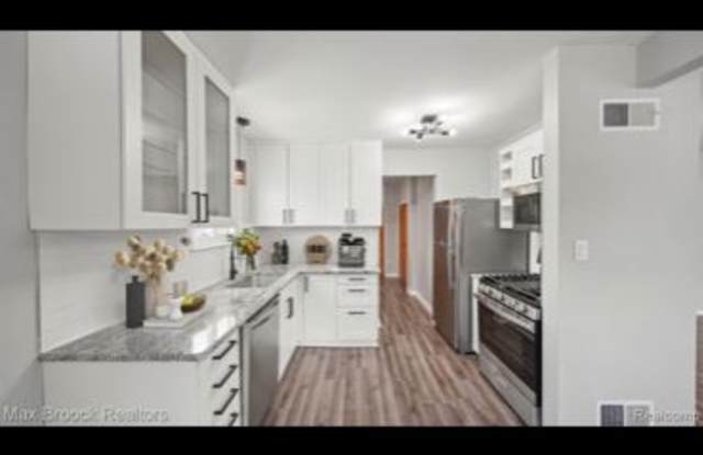 26576 Brettonwoods St - 26576 Brettonwoods Street, Madison Heights, MI 48071