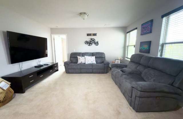 14823 Golden Sunburst Avenue Gallery 4