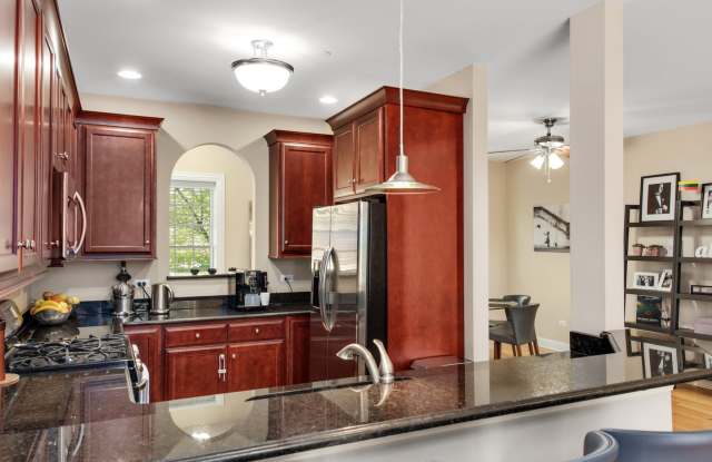 1215 CHARLESTON Court Gallery 2