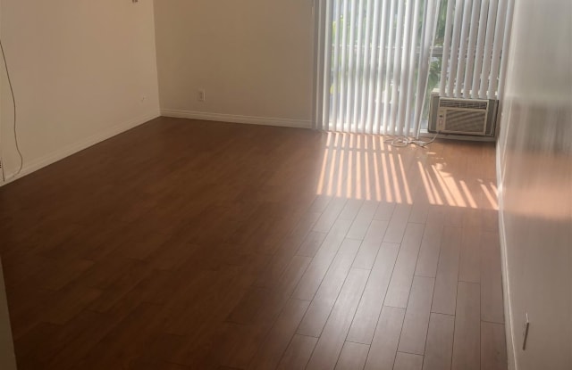 4611 La Mirada Ave Apt 27 - 4611 La Mirada Avenue, Los Angeles, CA 90029