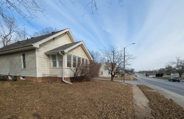 1015 A Avenue East Gallery 2