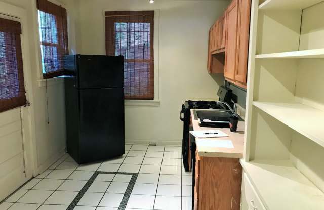 VERY NICELY DONE OAKLAND HOUSE AVAILABLE AUGUST 2026! - 129 Chesterfield Road, Pittsburgh, PA 15213