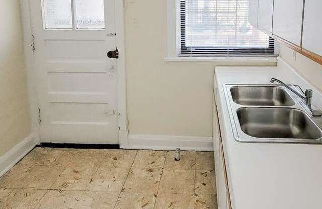 2884 North Clark St. photos photos