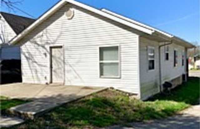 3 BD home south of downtown Gallery 3