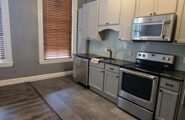 109 North Market Street - 2 photos photos 109 North Market Street - 2 photos photos